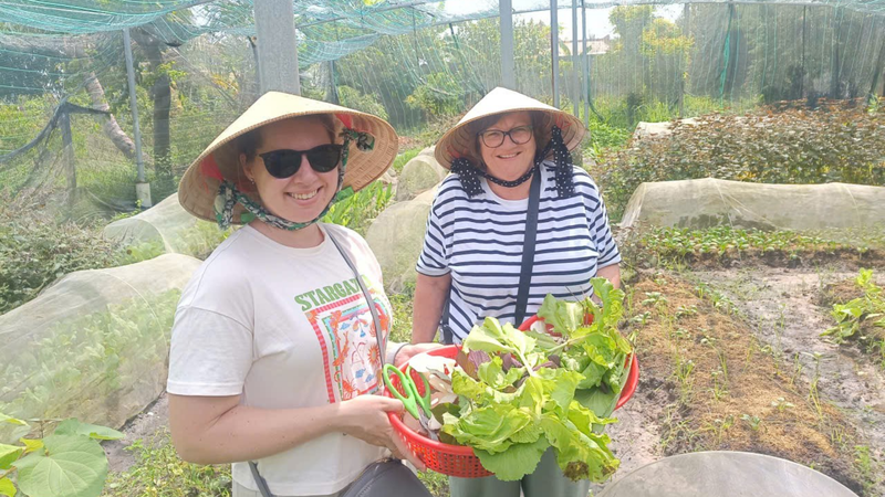 Một Ngày Làm Nông Dân Và Khám Phá Địa Đạo Củ Chi  (1)